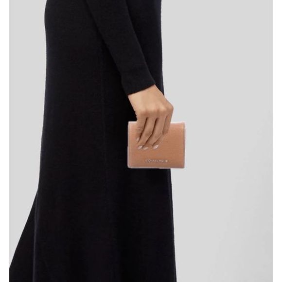 Michael Kors MK Jet Set Tan Brown Travel Carryall Card Case Wallet - Picture 3 of 8